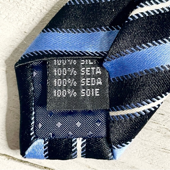 YVES SAINT LAURENT Striped Silk Neck Tie - Picture 5 of 5